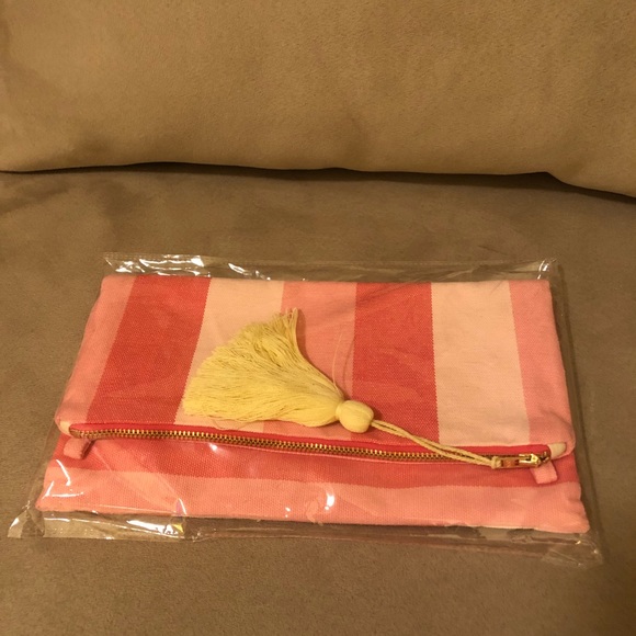 Tribe Alive fabric fold over clutch. - Picture 4 of 4